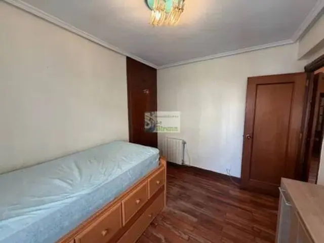 Apartment on Calle del Siglo XX photo 11