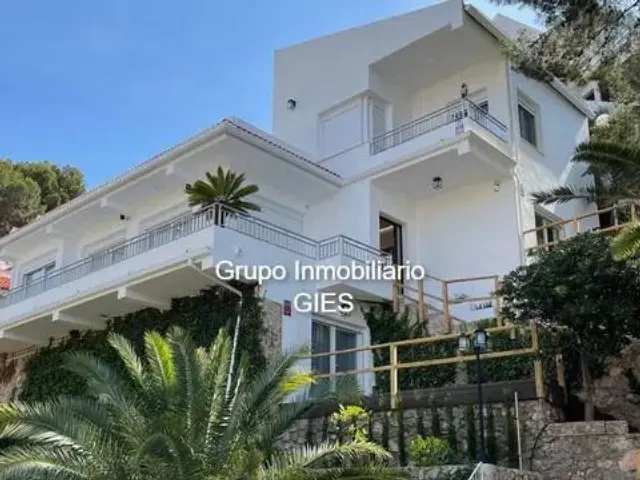 Chalet on Calle A, 102 U