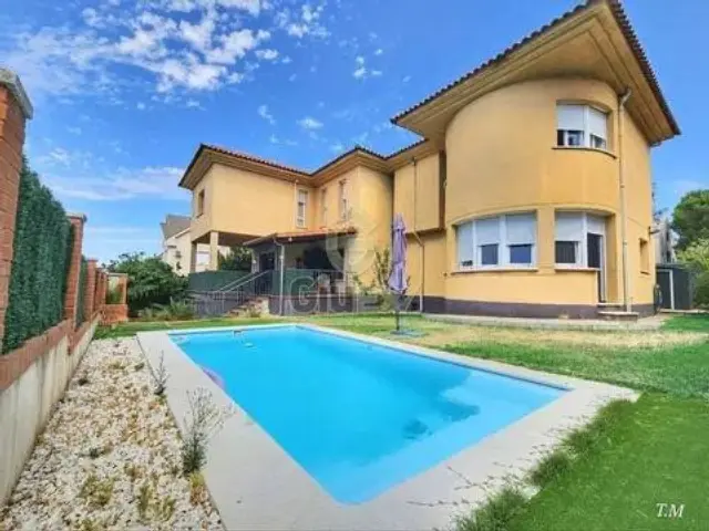 Chalet in Cáceres Capital