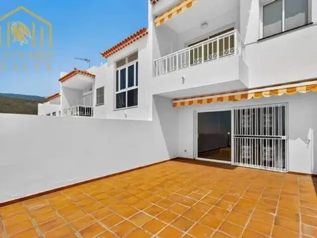 Terraced house in Calle Asturias