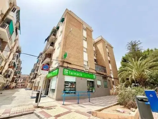 Piso en calle Poeta Ximénez Molina