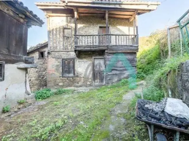 Rustic house in San Pedro de Tiraña