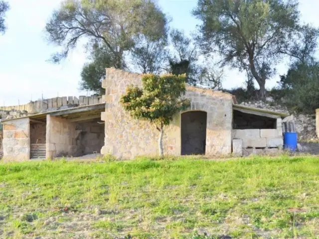 Rustic house on Calle Poligono 5 Parcel.Les, 152