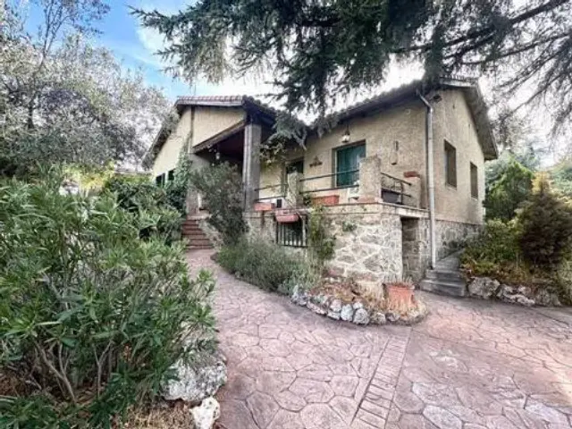 Chalet in Robledo de Chavela