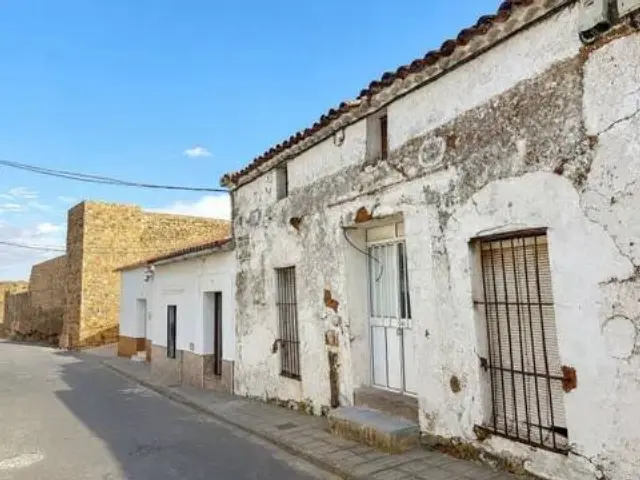 Rustic house in Cumbres de San Bartolomé