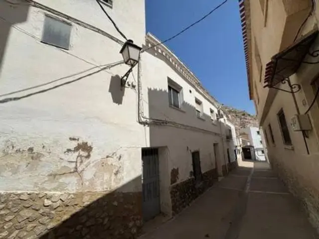 Casa adosada en Alcalá del Júcar