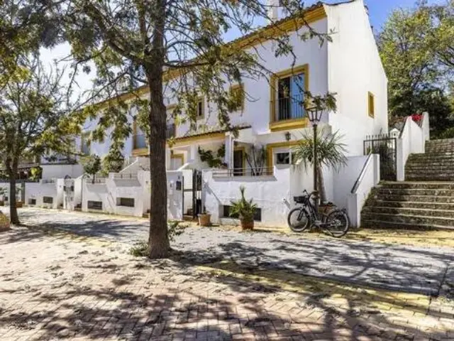 Terraced house on Calle Arrabal Uen. R48 Parque Calvario I, 7