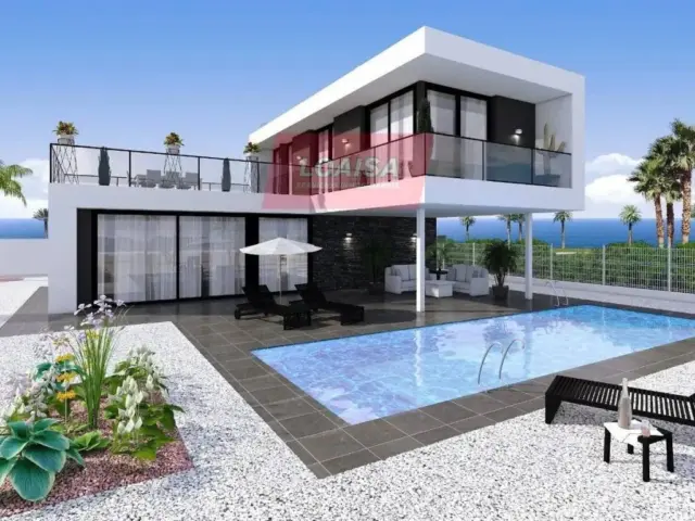 Chalet in Casco Urbano