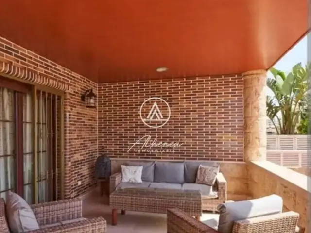Chalet in Roquetas de Mar