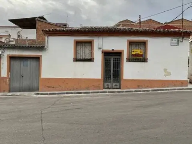 Casa adosada en calle Trinitarios