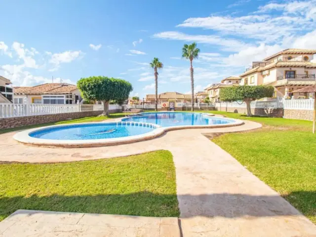 Chalet en Cabo Roig-La Zenia-La Regia