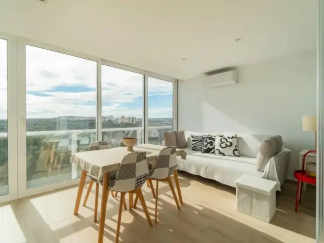 Apartment on Calle Medico Basilio Parede