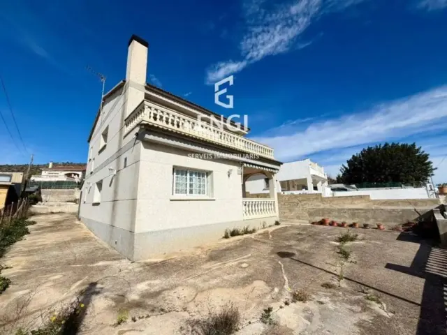 Chalet in Santa Oliva
