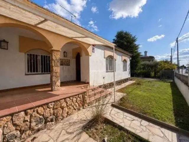 Chalet en calle calle Cirerers S-N