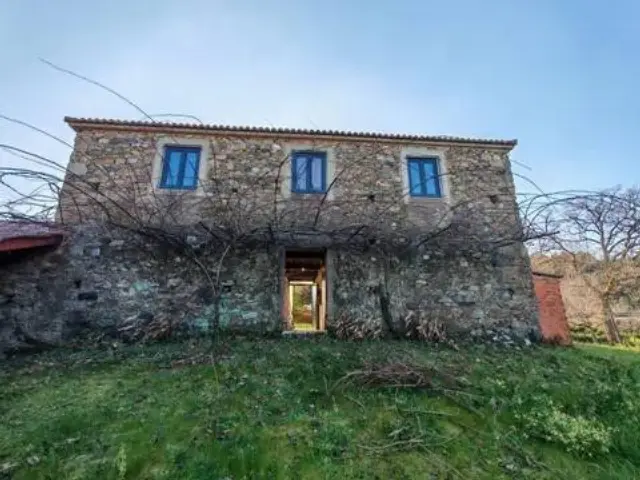 Rustic house on Calle Lugar Mosteiro, 12