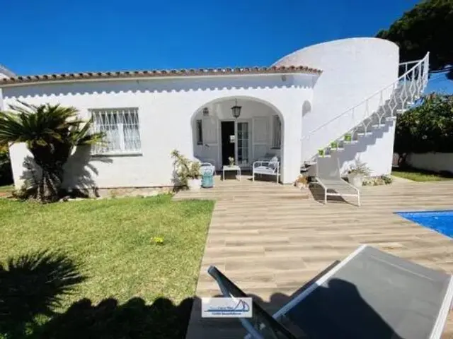 Chalet on Avinguda de Madrid photo 4