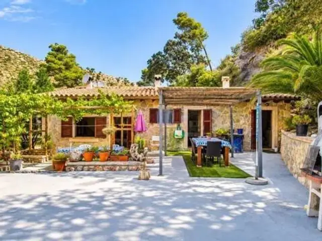 Rustic house in Andratx