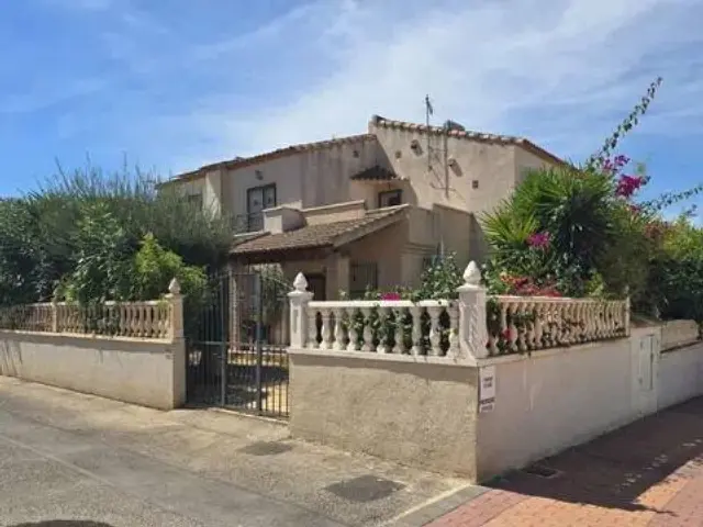 Casa adosada en Algorfa