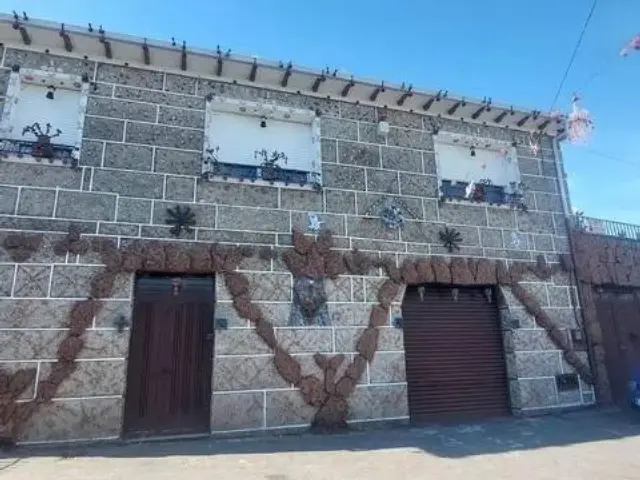 Chalet on Calle Hospicio, 40