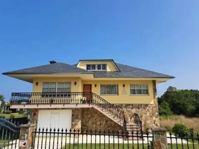 Chalet in Barallobre (Santiago)