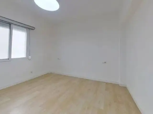 Flat in Centre photo 14