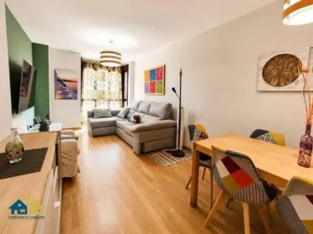 Apartment in Orcasitas photo 2