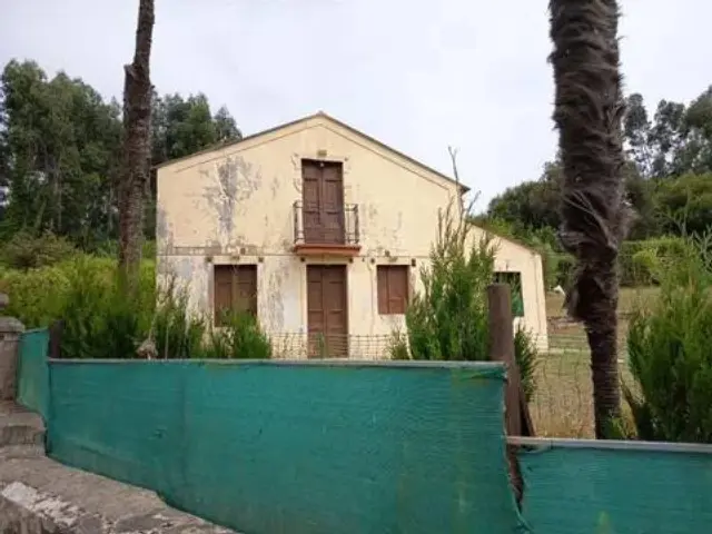 Chalet on Dp-3504 street