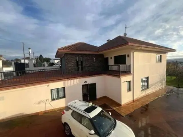 Rustic house in Bergondo