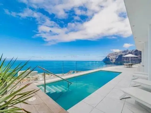 Penthouse on Geranio Street