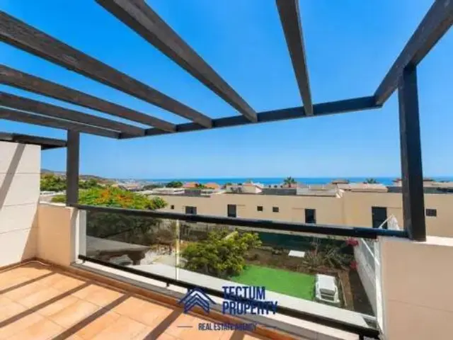 Townhouse on Avenida del Poniente