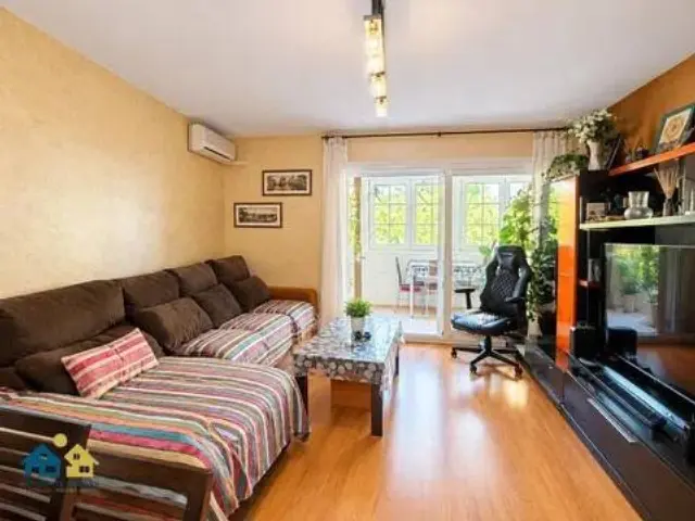 Apartment in Orcasitas photo 2