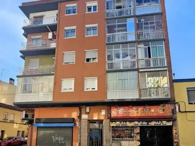 Piso en Oliver-Valdefierro