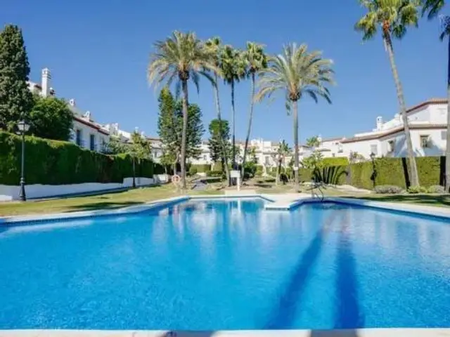 Terraced house in El Paraíso-Atalaya-Benamara