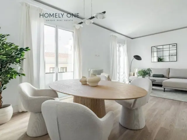Apartment in Listing photo 2