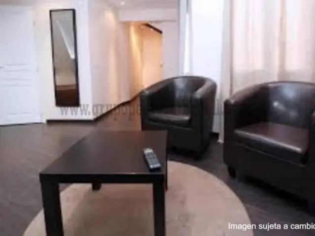 Local comercial en alquiler en Núcleo Urbano - Vista 2