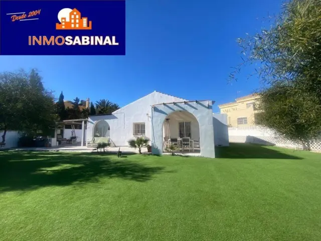 Chalet in Urbanización de Roquetas-Las Marinas