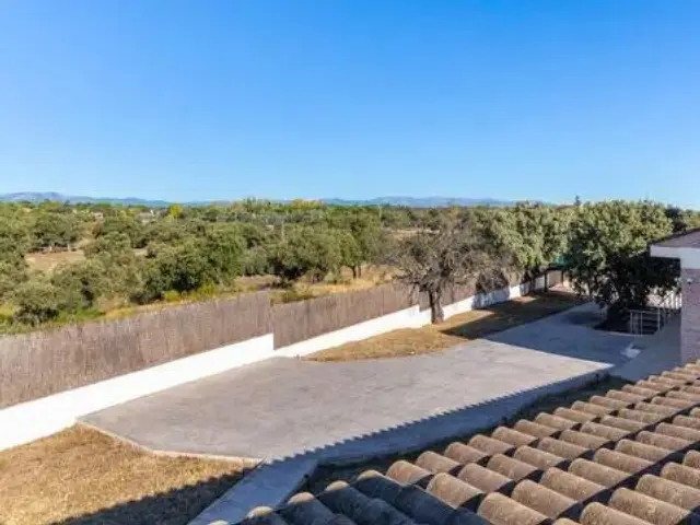 Chalet in La Raya del Palancar-Guadamonte