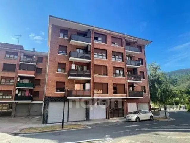 Piso en Alonsotegui photo 4