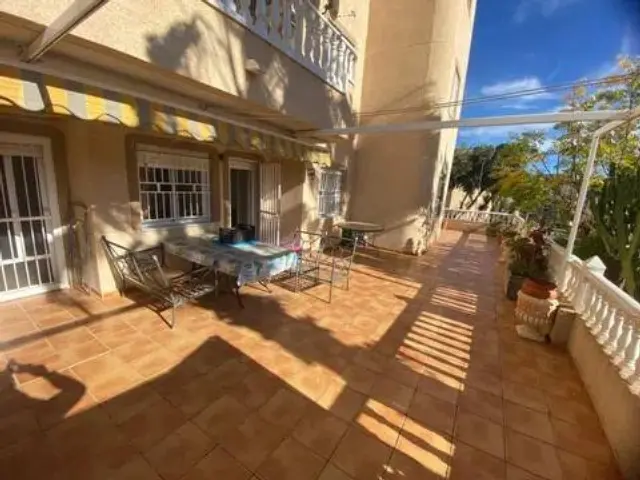 Apartment on Avinguda de Cervantes photo 2