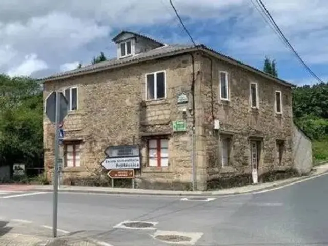 Rustic house in Parroquias