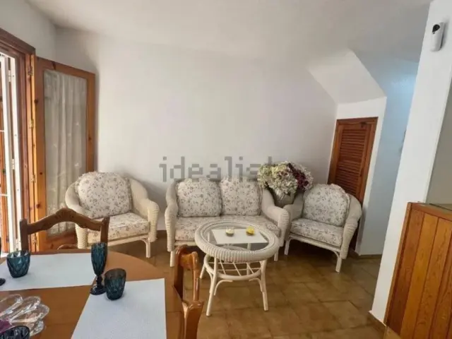Casa adosada en Playa Flamenca-Las Piscinas