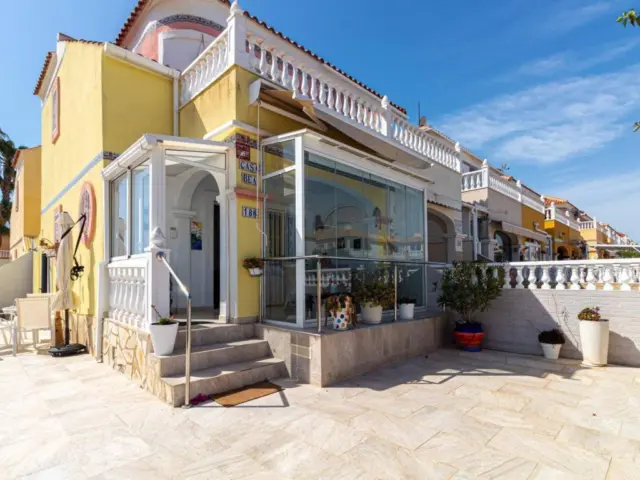 Casa adosada en Cabo Roig-La Zenia-La Regia