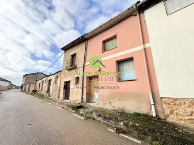 Casa adosada en San Esteban de Gormaz