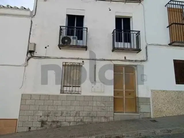 Terraced house in Bujalance photo 2