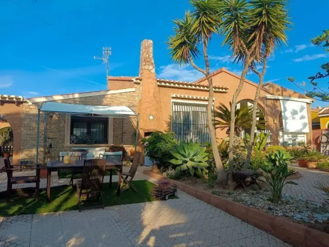 Casa en Aguas Nuevas-Torreblanca-Sector 25