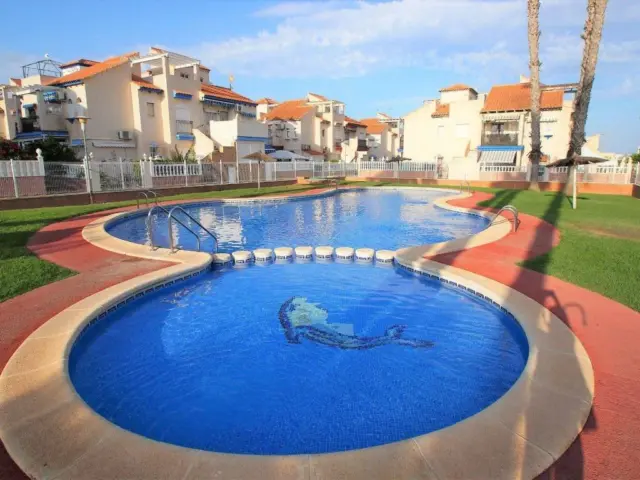 Piso en Playa Flamenca-Las Piscinas