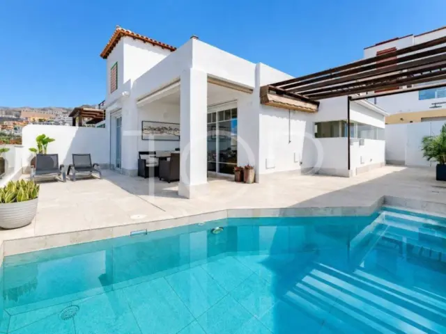 Terraced house in Adeje