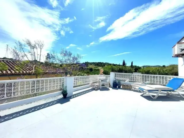 Chalet on Calle Parque Central, 5