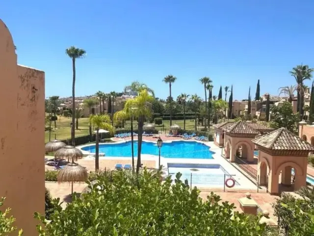 Top-floor apartment on Calle del Rubí