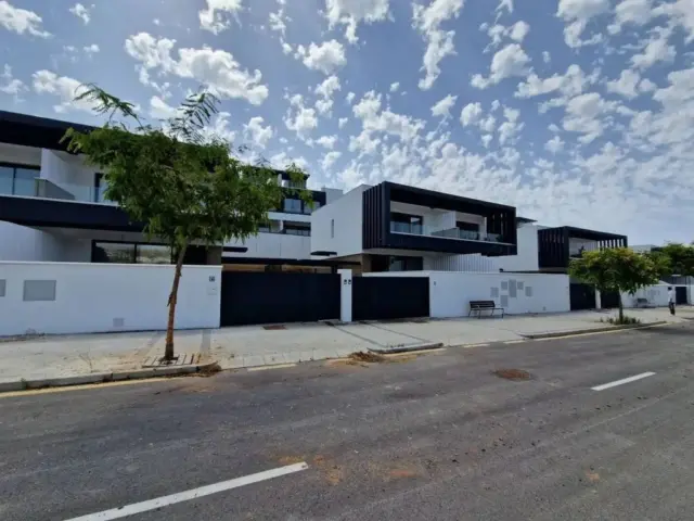 Chalet on Calle del Rubí